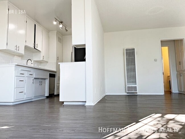 4845 W Slauson Ave, Unit 5
