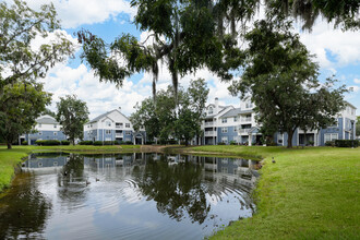 Views at River Bend in Beaufort, SC - Foto de edificio - Building Photo