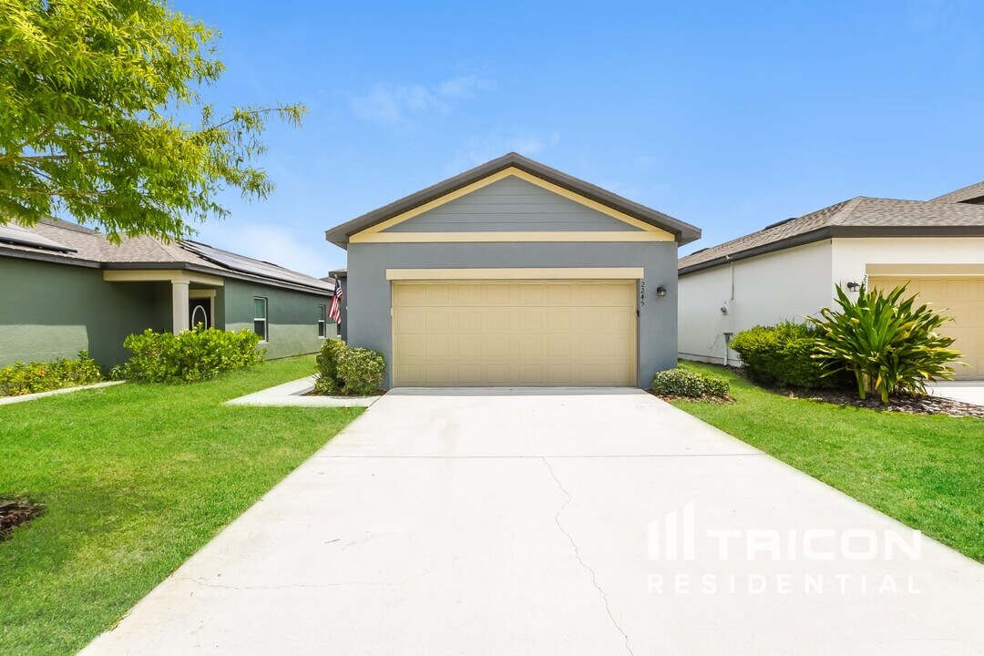2245 Litchfield Lp in DeLand, FL - Building Photo