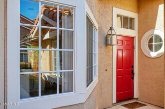 4827 La Vella Dr in Oak Park, CA - Building Photo - Building Photo