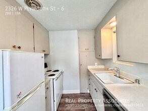 2326 W Plymouth St in Seattle, WA - Building Photo - Building Photo