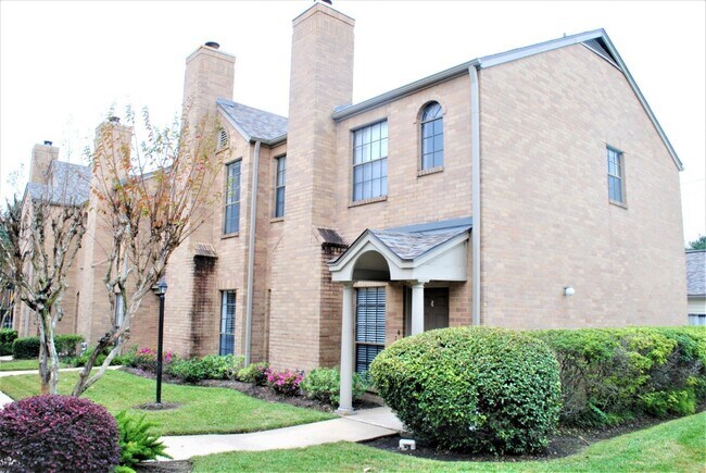 3300 Bellefontaine in Houston, TX - Building Photo - Building Photo