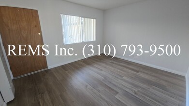 lah01 in Hawthorne, CA - Building Photo - Building Photo