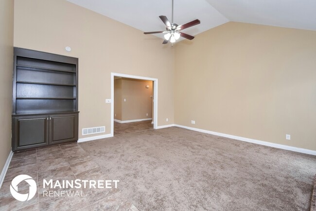 1200 Goshen Ln in Goshen, KY - Building Photo - Building Photo