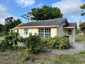 1336 Piney Rd in North Fort Myers, FL - Building Photo - Building Photo