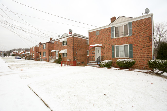 6288 State Rd in Parma, OH - Building Photo - Building Photo