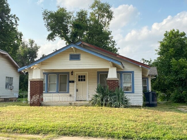 property at 1213 NE 17th St