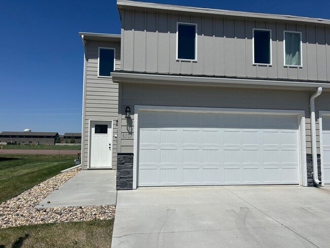 6107 S Alki Pl in Sioux Falls, SD - Building Photo - Building Photo