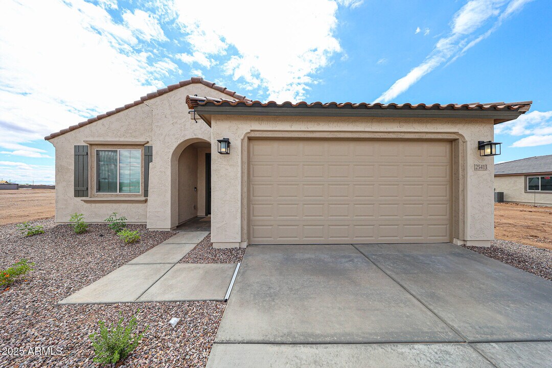 25413 N 172nd Ln in Surprise, AZ - Building Photo