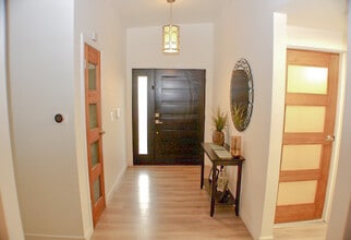 4820 Abbeyville Ave in Woodland Hills, CA - Building Photo - Building Photo