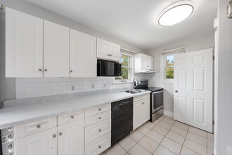 659 Rayburne Ave in Sarnia, ON - Building Photo - Building Photo