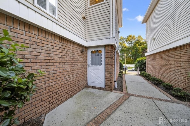 property at 1606 Madaline Dr