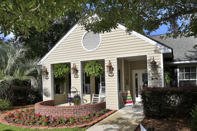 Bridge Pointe Apartments and Townhomes in Summerville, SC - Foto de edificio - Building Photo