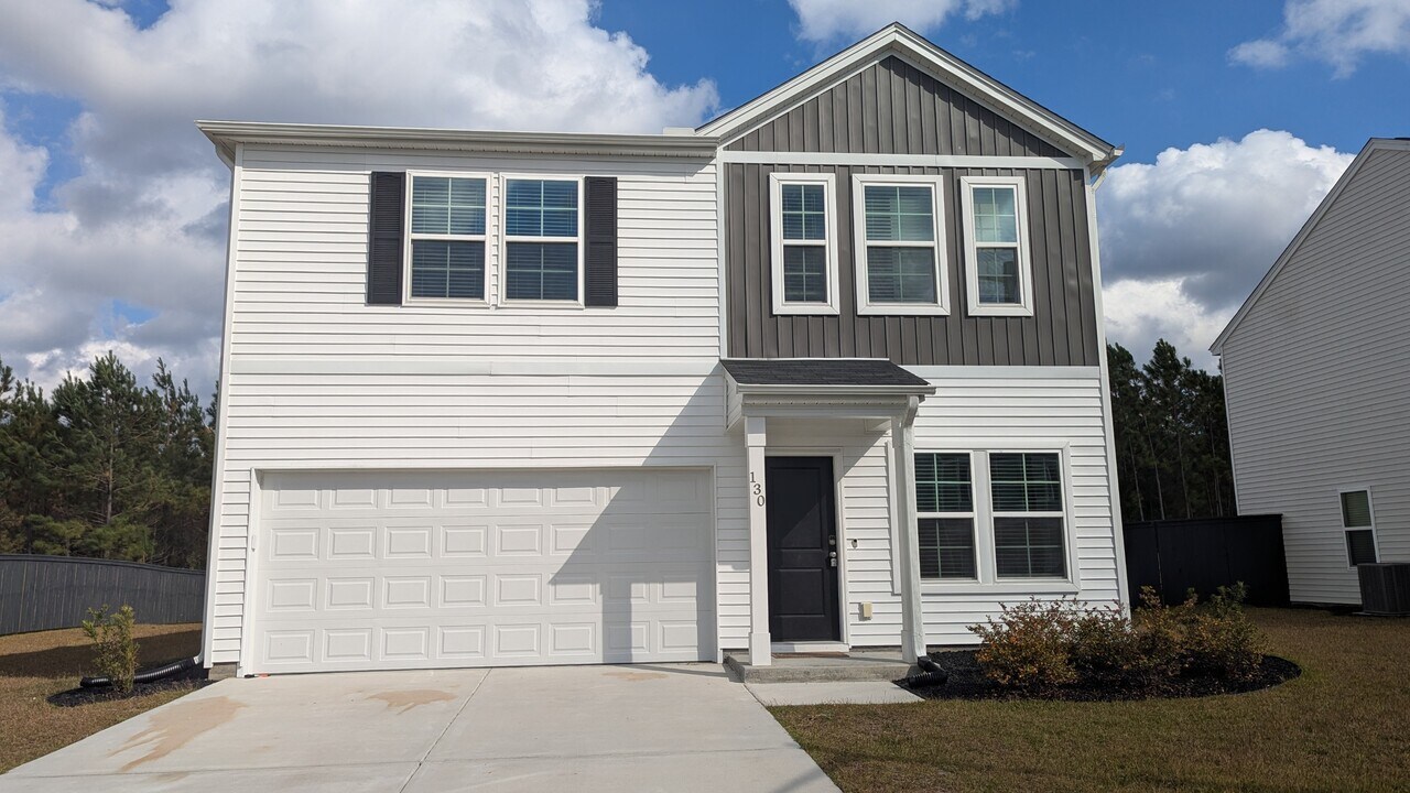 130 Freesia Dr in Springfield, GA - Building Photo