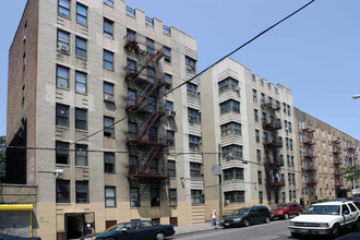 2641 Marion Ave in Bronx, NY - Foto de edificio - Building Photo