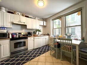 32 Ransom Rd, Unit 1 in Boston, MA - Building Photo - Building Photo