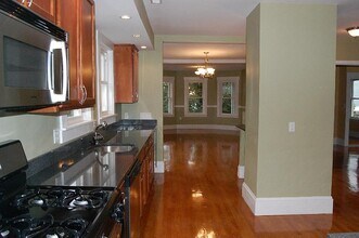 99 Hull St, Unit 2 in Belmont, MA - Foto de edificio - Building Photo