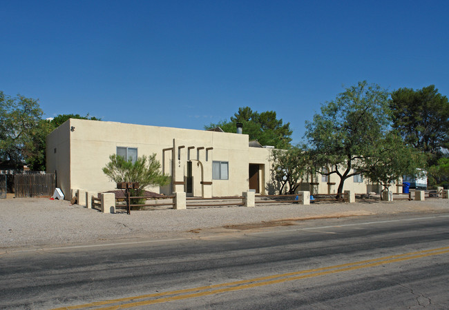 1600 1602, 1604 N. Beverly Ave in Tucson, AZ - Building Photo - Building Photo