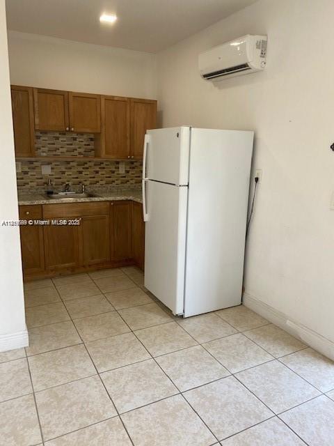 16314 SW 99th Ct in Miami, FL - Building Photo