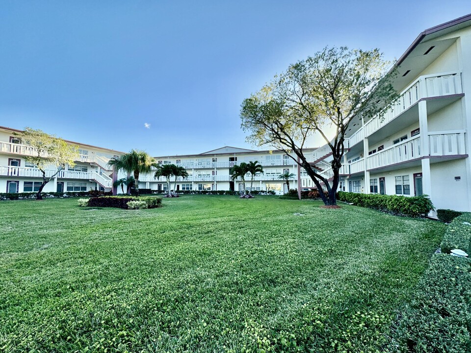 291 Fanshaw G in Boca Raton, FL - Building Photo