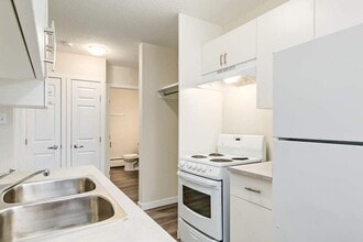 Montrose Apartments in Edmonton, AB - Building Photo - Building Photo