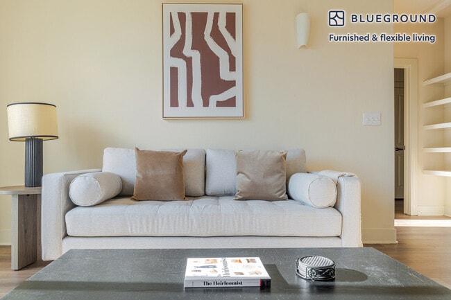 3100 Esperanza Crossing in Austin, TX - Foto de edificio - Building Photo