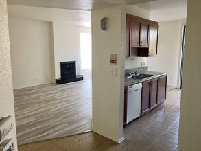 4343 Whitsett Ave, Unit APT 202 in Los Angeles, CA - Building Photo - Building Photo