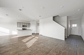 191 Frogmore Lp in Uhland, TX - Foto de edificio - Building Photo