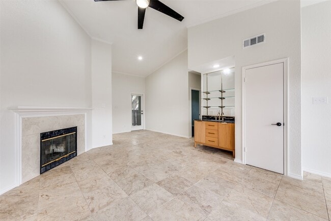 401 Pebble Way, Unit 239 in Arlington, TX - Building Photo - Building Photo