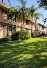 351 Riverdale Dr in Glendale, CA - Building Photo - Building Photo