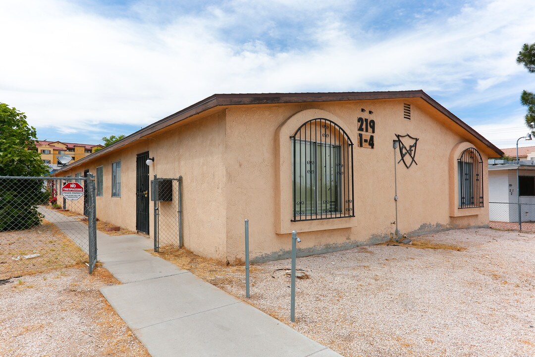 219 N 14th St in Las Vegas, NV - Building Photo