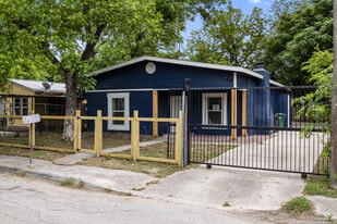 1230 Chalmers Ave in San Antonio, TX - Building Photo