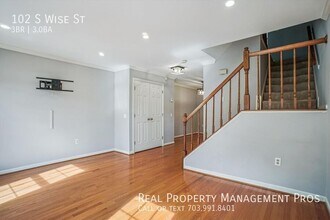 102 S Wise St in Arlington, VA - Building Photo - Building Photo