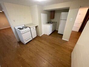 5056 W Henderson St in Chicago, IL - Building Photo - Building Photo