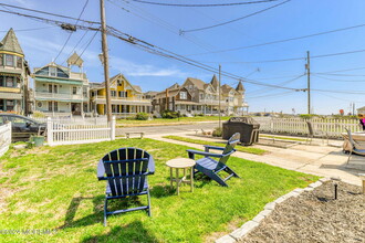 6 Embury Ave in Ocean Grove, NJ - Building Photo - Building Photo