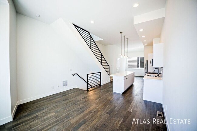property at 2016 N Bryant St