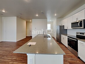 6108 W Copper Hawk Dr in South Jordan, UT - Building Photo - Building Photo