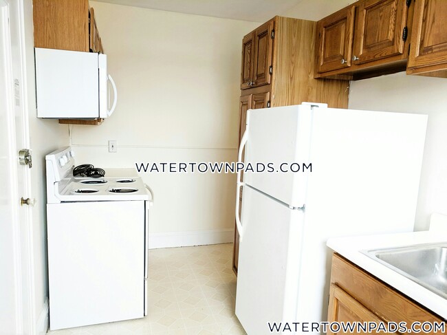 550 Belmont St, Unit 35 in Watertown, MA - Building Photo - Building Photo