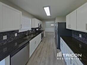 1631 Royal Ives Dr SE in Lawrenceville, GA - Building Photo - Building Photo