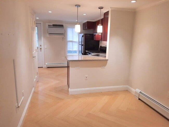 603 Bloomfield St, Unit 1 in Hoboken, NJ - Building Photo - Building Photo