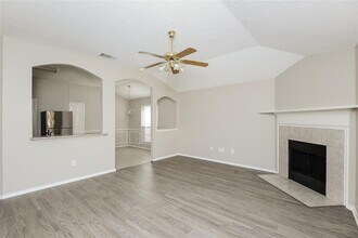 8645 Fountainview Terrace in Hurst, TX - Building Photo - Building Photo