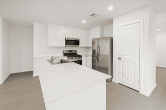 1516 Sunset Ridge Dr in Conroe, TX - Building Photo - Building Photo