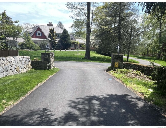 37 Green Acre Ln in Westport, CT - Building Photo - Building Photo