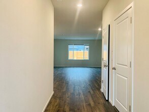 4745 Navigation Ave NE in Salem, OR - Building Photo - Building Photo