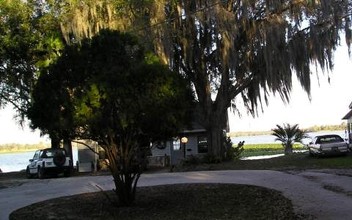 Bonnet Lake Estates Mobile Home Park in Avon Park, FL - Building Photo - Building Photo