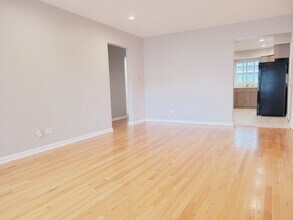 112 W Burlington Ave in Westmont, IL - Building Photo - Building Photo