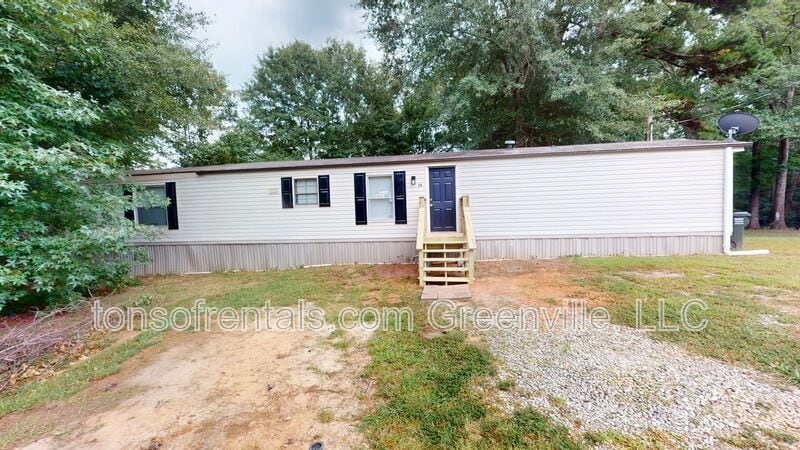 311 Goldsmith Rd in Simpsonville, SC - Building Photo