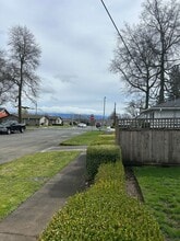 900 Front St in Lynden, WA - Building Photo - Building Photo