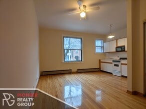 634 W Barry Ave in Chicago, IL - Building Photo - Building Photo