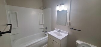 527 Tedesco St, Unit 2 in St. Paul, MN - Building Photo